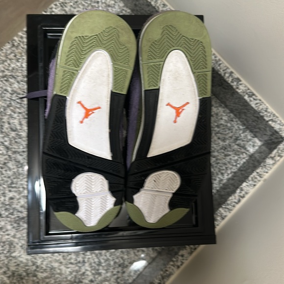 Jordan 4 retro ( canyon purple ) size 11 US men - Picture 8 of 9